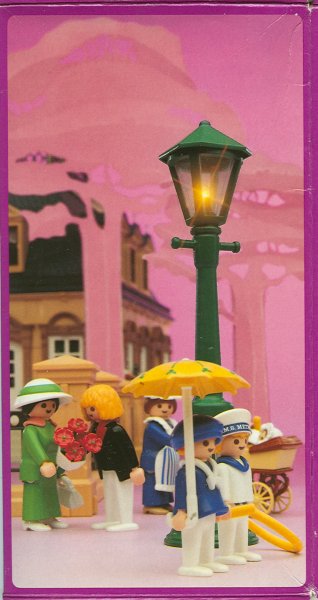 Man In Tux With Flowers & Lamppost – box_back
