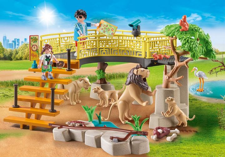 Outdoor Lion Enclosure