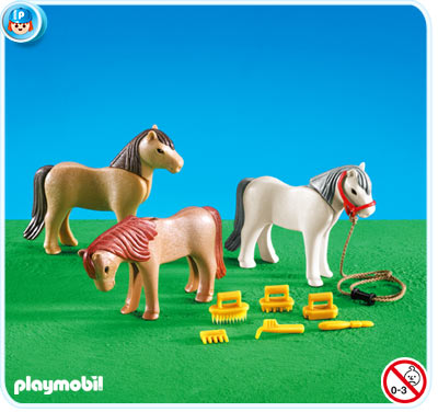 3 Ponies with accesories